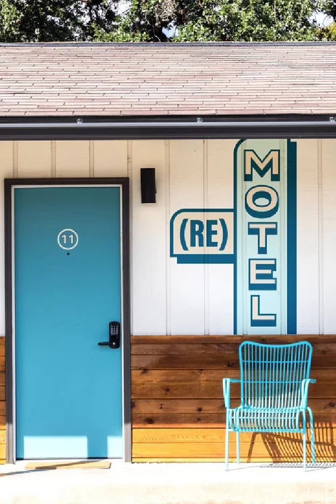 (re)motel