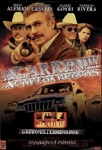 Agarren al de los huevos