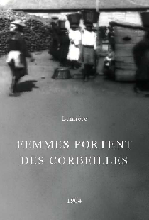 Fort-de-France: Femmes portant des corbeilles