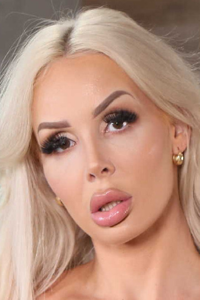 Blondie Bombshell