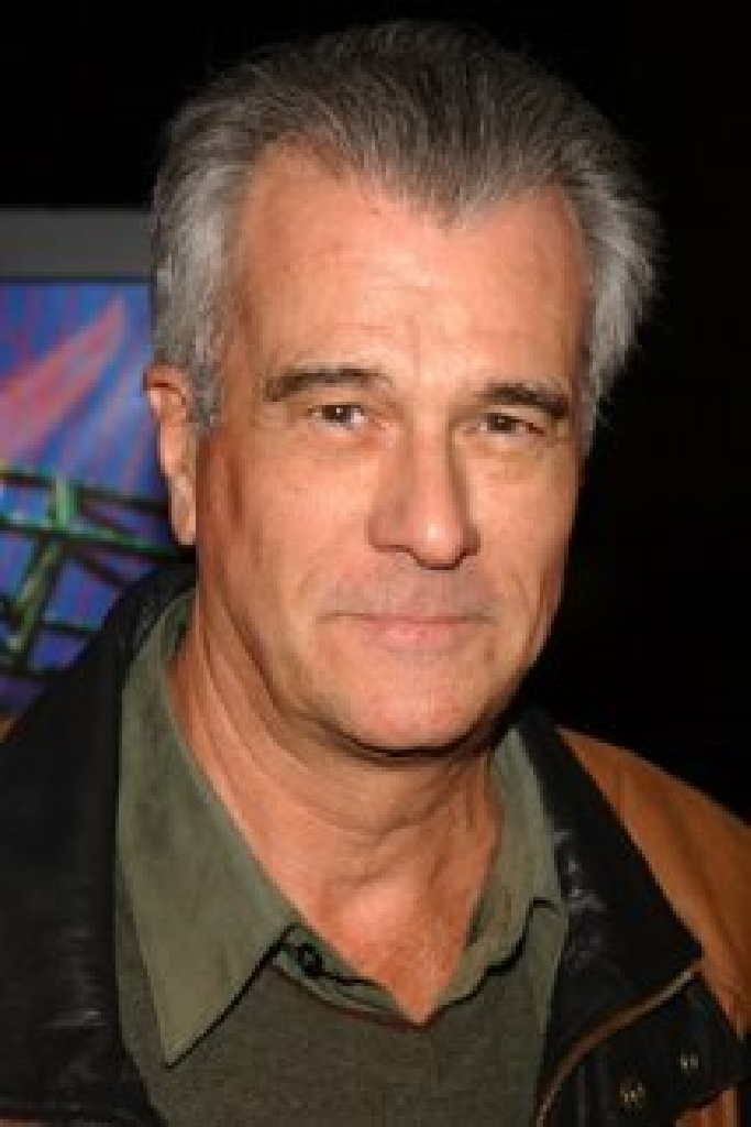 Том Хэллик