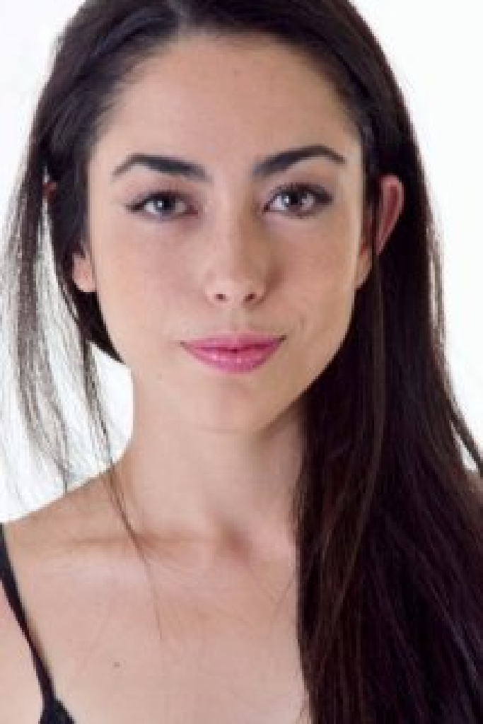 Lizzy Auna