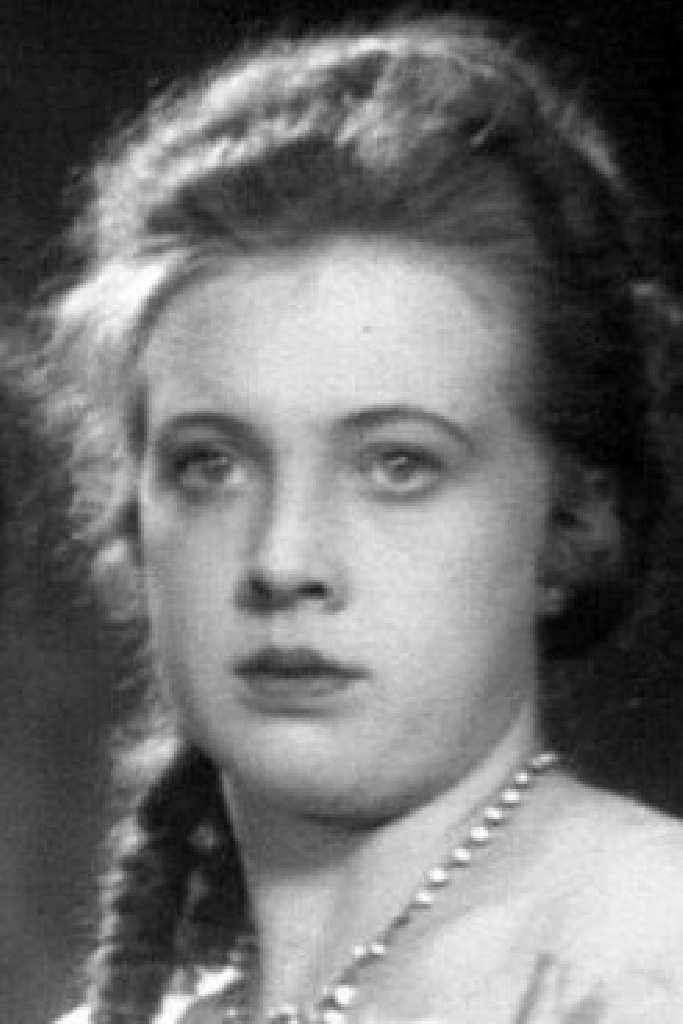 Нина Латонина