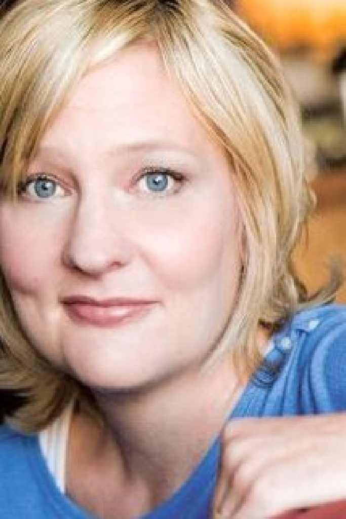 Carolyn Almos