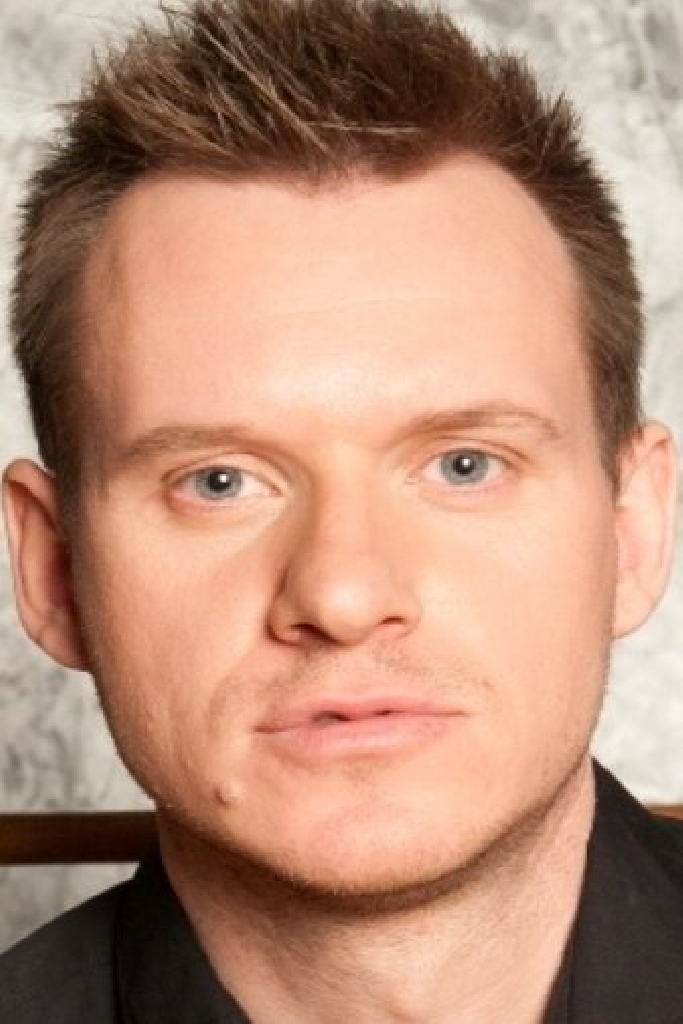Григорий Лавров
