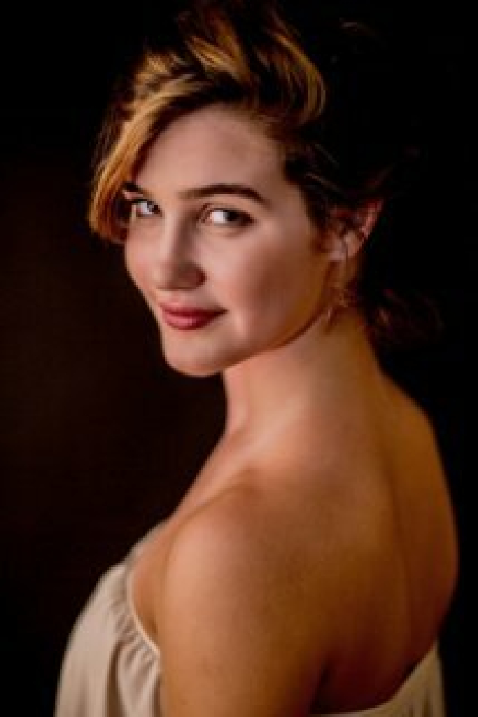 Anna Grey
