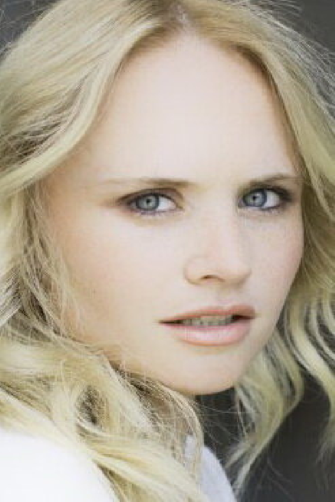 Amanda Rhodes
