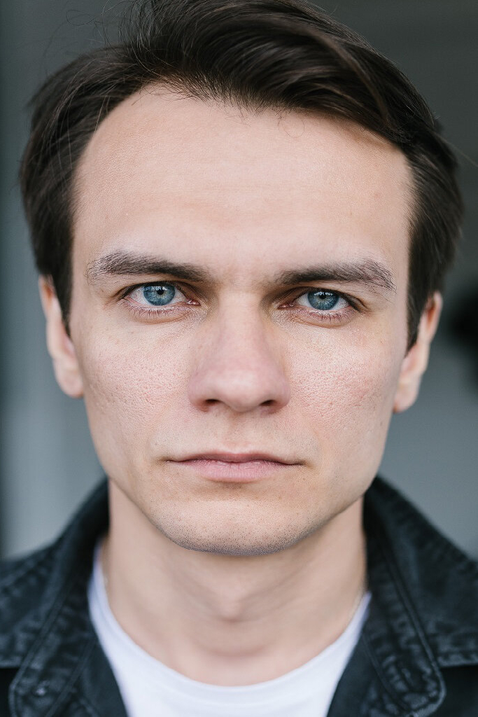 Антон Ефремов