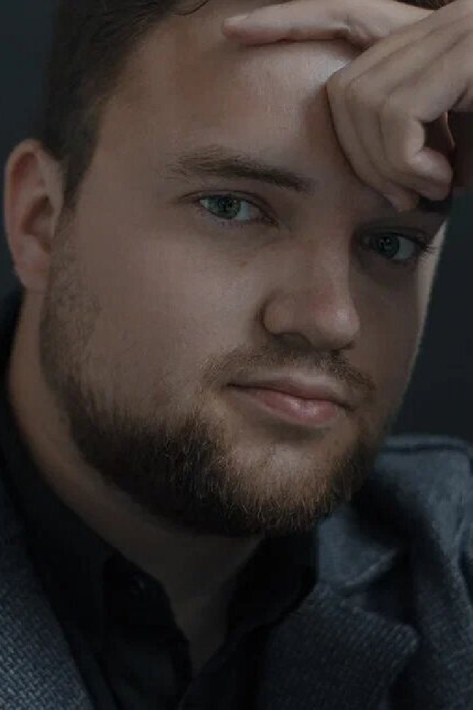 Евгений Романов
