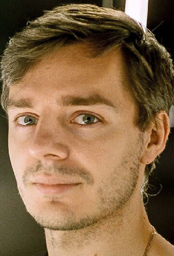 Максим Чирков