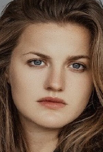 Елена Плужникова