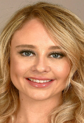 Elle McRae