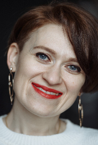 Элина Хворостова