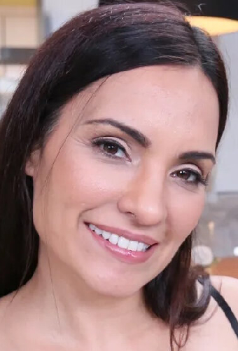 Sophie Leon